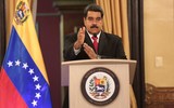 [ẢNH] Vệ binh quốc gia Venezuela lao xe bọc thép, phá rào chắn để đào thoát sang Colombia