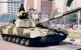 [ẢNH] Đáng sợ với chiến đoàn 320 xe tăng T-80UD của Pakistan