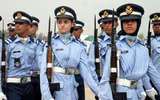 [ẢNH] Vẻ đẹp cuốn hút như thiên thần của nữ binh sĩ Pakistan