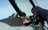[ẢNH] F-16D Pakistan bị MiG-21 bắn hạ, phi công nhảy dù nhưng bị dân đánh chết vì nhầm?