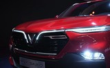 [ẢNH] Lux SA2.0, chiếc ôtô đầu tiên của VinFast lăn bánh tại Việt Nam