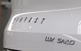 [ẢNH] Lux SA2.0, chiếc ôtô đầu tiên của VinFast lăn bánh tại Việt Nam