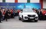 [ẢNH] Lux SA2.0, chiếc ôtô đầu tiên của VinFast lăn bánh tại Việt Nam