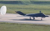 [ẢNH] Mỹ cho cần cẩu nghiền nát 'chim ưng đêm tàng hình' F-117