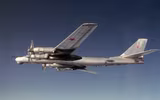 [ẢNH] B-52 Mỹ tới Châu Âu, Nga điều máy bay săn ngầm cực mạnh Tu-142 lên thám sát