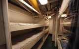 [ẢNH] Siêu tàu sân bay Mỹ rút đi mang theo hơn 100 máy bay VNCH tháng 4-1975