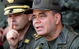[ẢNH] Binh sĩ phe đối lập Venezuela đấu súng với lính trung thành của ông Maduro