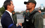 [ẢNH] Binh sĩ phe đối lập Venezuela đấu súng với lính trung thành của ông Maduro