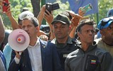 [ẢNH] Giám đốc tình báo Venezuela quay lưng với tổng thống Maduro