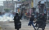 [ẢNH] Đấu súng dữ dội dọc biên giới Venezuela - Colombia