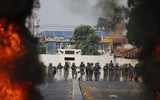 [ẢNH] Đấu súng dữ dội dọc biên giới Venezuela - Colombia
