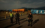 [ẢNH] Đấu súng dữ dội dọc biên giới Venezuela - Colombia