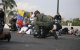 [ẢNH] Vì sao cuộc đảo chính tại Venezuela 'chết yểu'?