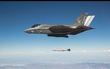 [ẢNH] F-35 bay chế độ quái thú, ngửa bụng 