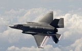 [ẢNH] F-35A Nhật Bản buộc phải hạ độ cao tránh máy bay Mỹ trước khi đâm xuống biển