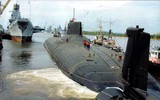 [ẢNH] Nga cho siêu tàu ngầm lớn hơn cả tàu sân bay tập trận trên đại dương