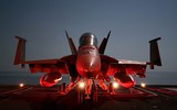 [ẢNH] ‘Soi’ sức mạnh tiêm kích hạm F/A-18E/F Mỹ đang nhào lộn trên biển Đông