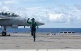 [ẢNH] ‘Soi’ sức mạnh tiêm kích hạm F/A-18E/F Mỹ đang nhào lộn trên biển Đông