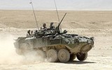 [ẢNH] Tại sao Mỹ lại ‘xích’ xe thiết giáp LAV-25 vào sàn tàu đổ bộ?