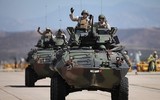 [ẢNH] Tại sao Mỹ lại ‘xích’ xe thiết giáp LAV-25 vào sàn tàu đổ bộ?