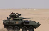 [ẢNH] Tại sao Mỹ lại ‘xích’ xe thiết giáp LAV-25 vào sàn tàu đổ bộ?