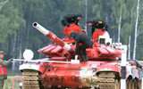 [ẢNH] Bức tốc với 83km/h, Nga bị nghi ngờ độ động cơ khủng cho tăng T-72B3 dự thi