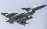 [ẢNH] J-10C mới nhất của Trung Quốc không phải là đối thủ của F-16V Đài Loan?