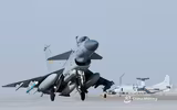 [ẢNH] J-10C mới nhất của Trung Quốc không phải là đối thủ của F-16V Đài Loan?