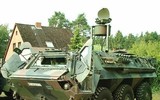 [ẢNH] Tránh tuần lộc, hai xe thiết giáp đâm nhau, 12 lính nhập viện