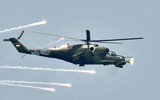 [ẢNH] Trực thăng tấn công hạng nặng Mi-35P 'thổi' sập lễ đài tại Indonesia