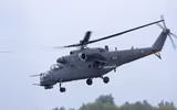 [ẢNH] Trực thăng tấn công hạng nặng Mi-35P 'thổi' sập lễ đài tại Indonesia