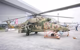 [ẢNH] Trực thăng tấn công hạng nặng Mi-35P 'thổi' sập lễ đài tại Indonesia