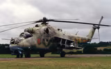 [ẢNH] Trực thăng tấn công hạng nặng Mi-35P 'thổi' sập lễ đài tại Indonesia
