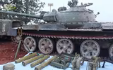 [ẢNH] Chiến tăng T-62M Nga vừa viện trợ cho Syria đã bị phiến quân đánh tan tành