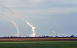 [ẢNH] Ukraine bất ngờ khai hỏa S-300 dữ dội sát bán đảo Crimea