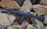 [ẢNH] Nga bất ngờ trang bị siêu súng AK-105 cho lính tinh nhuệ Syria