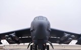 [ẢNH] Chưa kịp thị uy Nga, pháo đài bay B-52 Mỹ bị rơi cửa sổ khi tập trận ở Anh