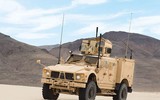 [ẢNH] Xe bọc thép Mỹ đang canh giữ mỏ dầu Syria sẵn sàng nổ súng vào đối phương