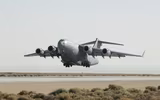 [ẢNH] Máy bay vận tải khổng lồ C-17 đưa quân nhân Việt Nam đi làm nhiệm vụ ở Nam Sudan