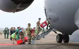 [ẢNH] Máy bay vận tải khổng lồ C-17 đưa quân nhân Việt Nam đi làm nhiệm vụ ở Nam Sudan