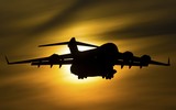 [ẢNH] Máy bay vận tải khổng lồ C-17 đưa quân nhân Việt Nam đi làm nhiệm vụ ở Nam Sudan