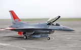 [ẢNH] Mỹ ‘biến’ chiến đấu cơ F-16 thành... bia tập bắn