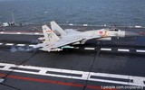 [ẢNH] Đưa J-15 lên Type-001A đi thị uy, Trung Quốc đang quá mạo hiểm