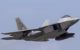 [ẢNH] F-22 Mỹ cảnh báo F-4 Iran: 