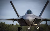 [ẢNH] F-22 Mỹ cảnh báo F-4 Iran: 
