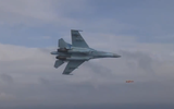 [ẢNH] Tiêm kích Su-27 Ukraine đuổi theo tên lửa diệt hạm vừa phóng