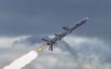 [ẢNH] Tiêm kích Su-27 Ukraine đuổi theo tên lửa diệt hạm vừa phóng