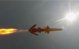 [ẢNH] Tiêm kích Su-27 Ukraine đuổi theo tên lửa diệt hạm vừa phóng