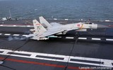 [ẢNH] Tiêm kích J-15 bị ví như 'thanh kiếm cùn' của tàu sân bay Trung Quốc