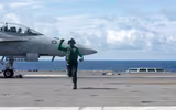 [ẢNH] Nữ phi công F/A-18F Mỹ kể về lần đầu không kích khủng bố IS